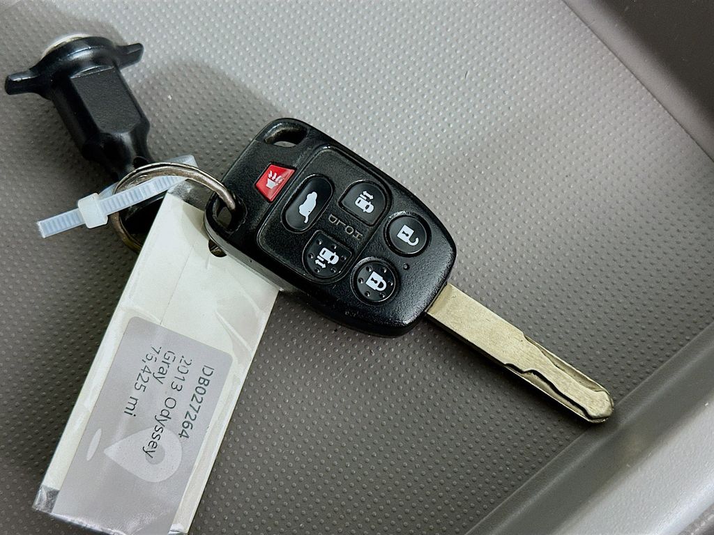 Thumbnail: 2013 Honda Odyssey - 20