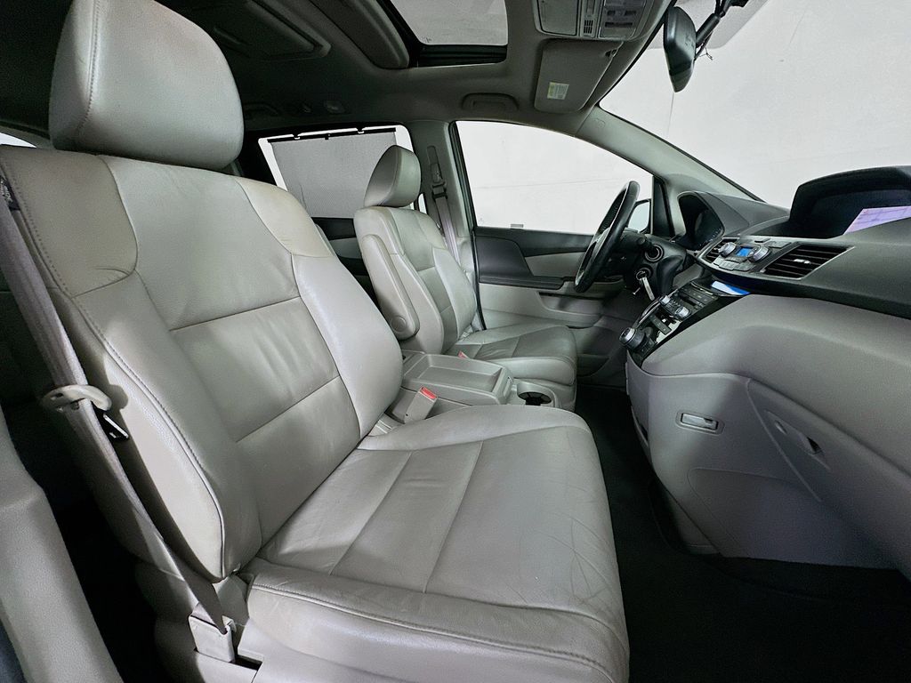 Thumbnail: 2013 Honda Odyssey - 12