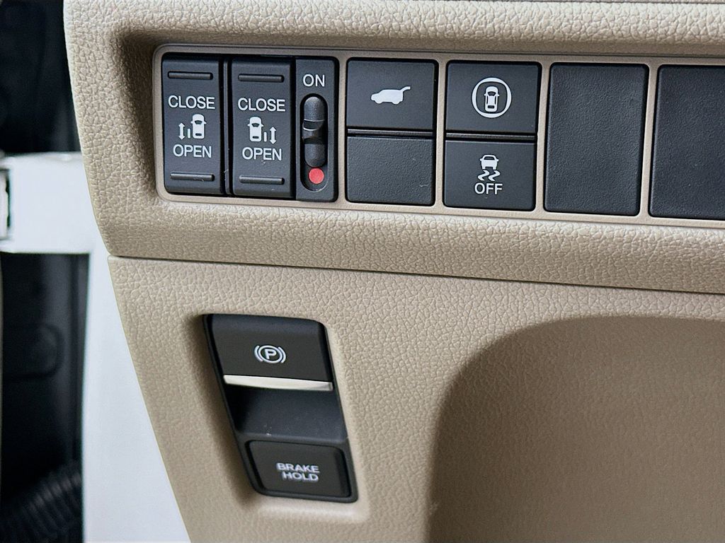 Thumbnail: 2024 Honda Odyssey - 25