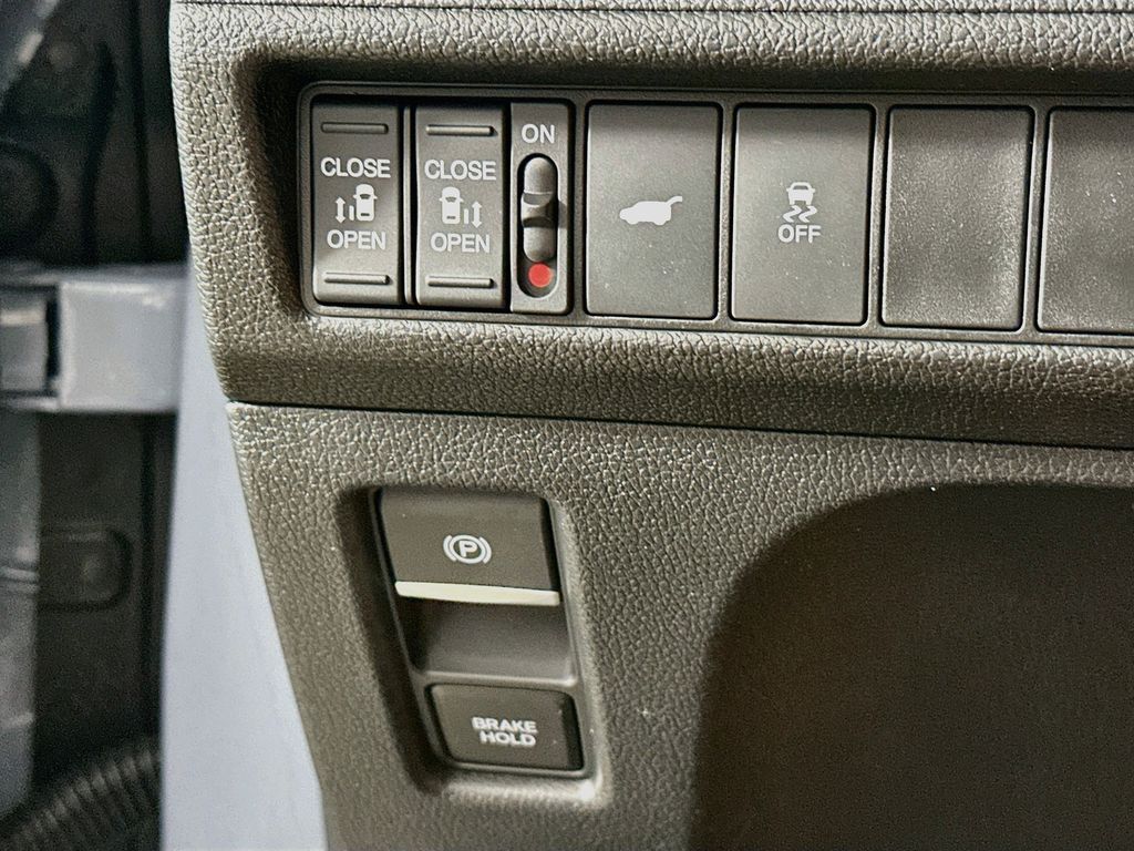 Thumbnail: 2025 Honda Odyssey - 26