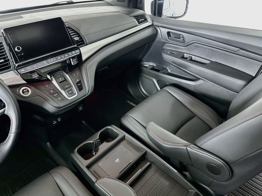 Thumbnail: 2025 Honda Odyssey - 14