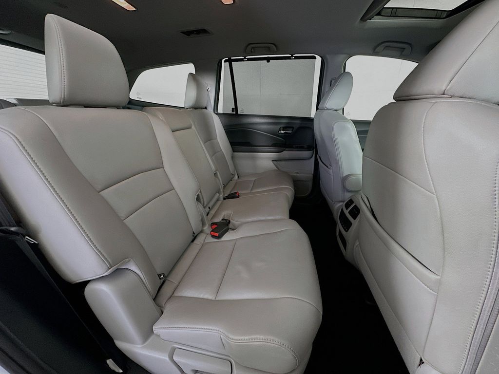 Thumbnail: 2020 Honda Pilot - 33