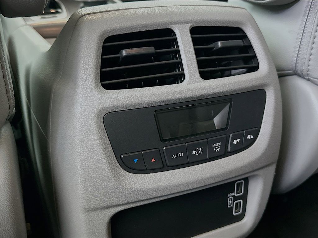 Thumbnail: 2020 Honda Pilot - 22