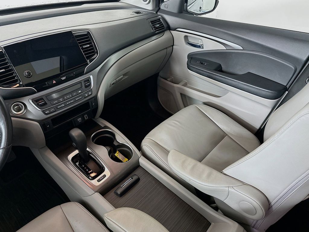 Thumbnail: 2020 Honda Pilot - 13
