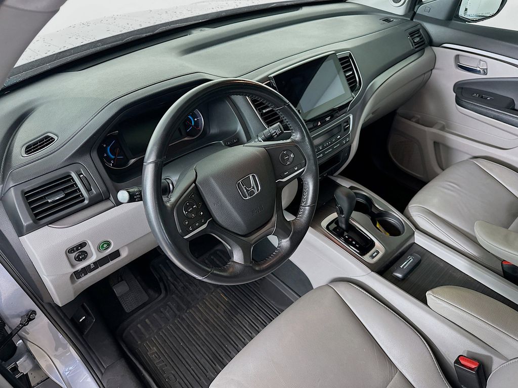 Thumbnail: 2020 Honda Pilot - 2