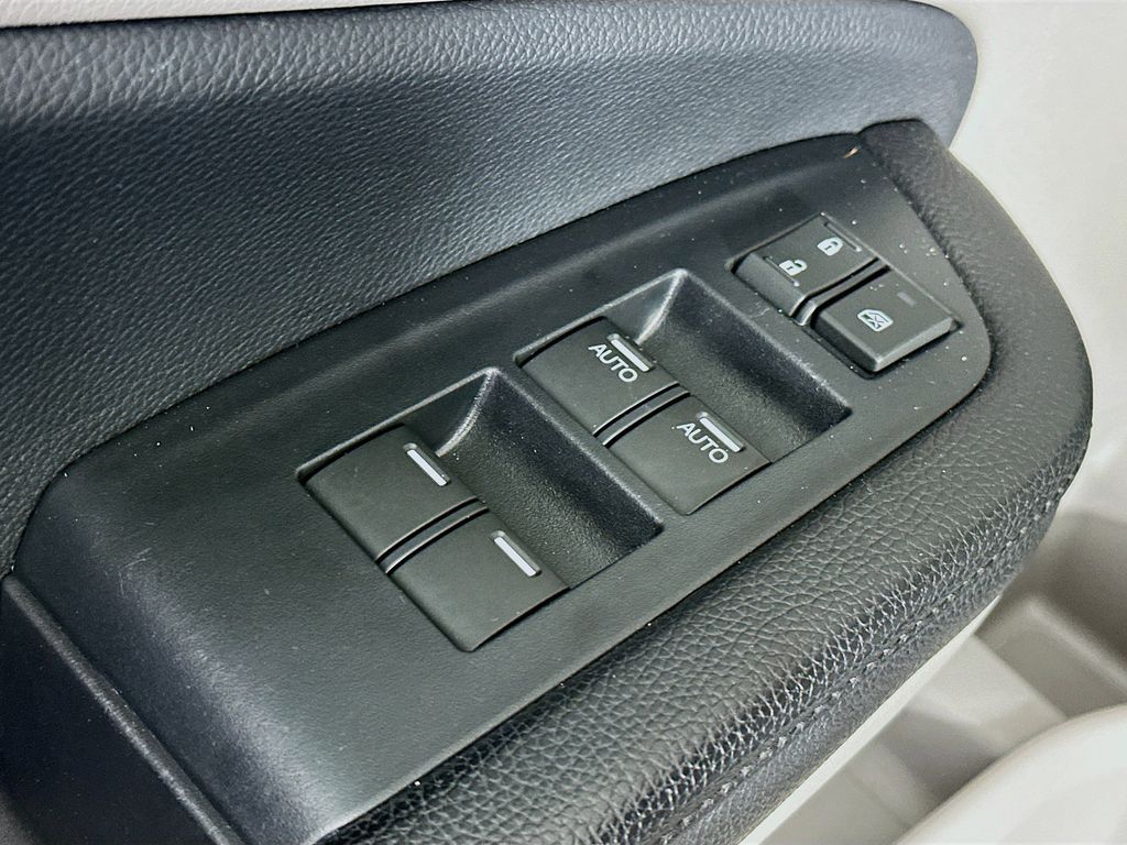 Thumbnail: 2020 Honda Pilot - 28