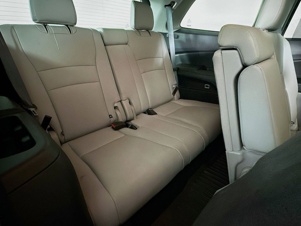 Thumbnail: 2020 Honda Pilot - 31