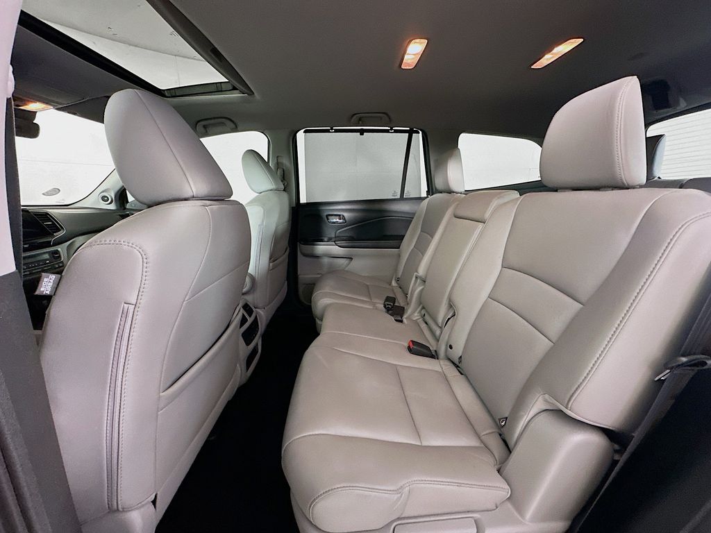 Thumbnail: 2020 Honda Pilot - 12