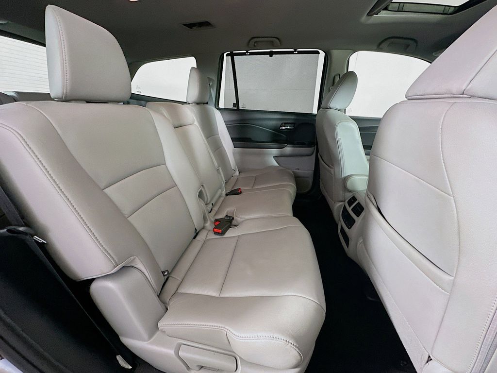 Thumbnail: 2020 Honda Pilot - 32