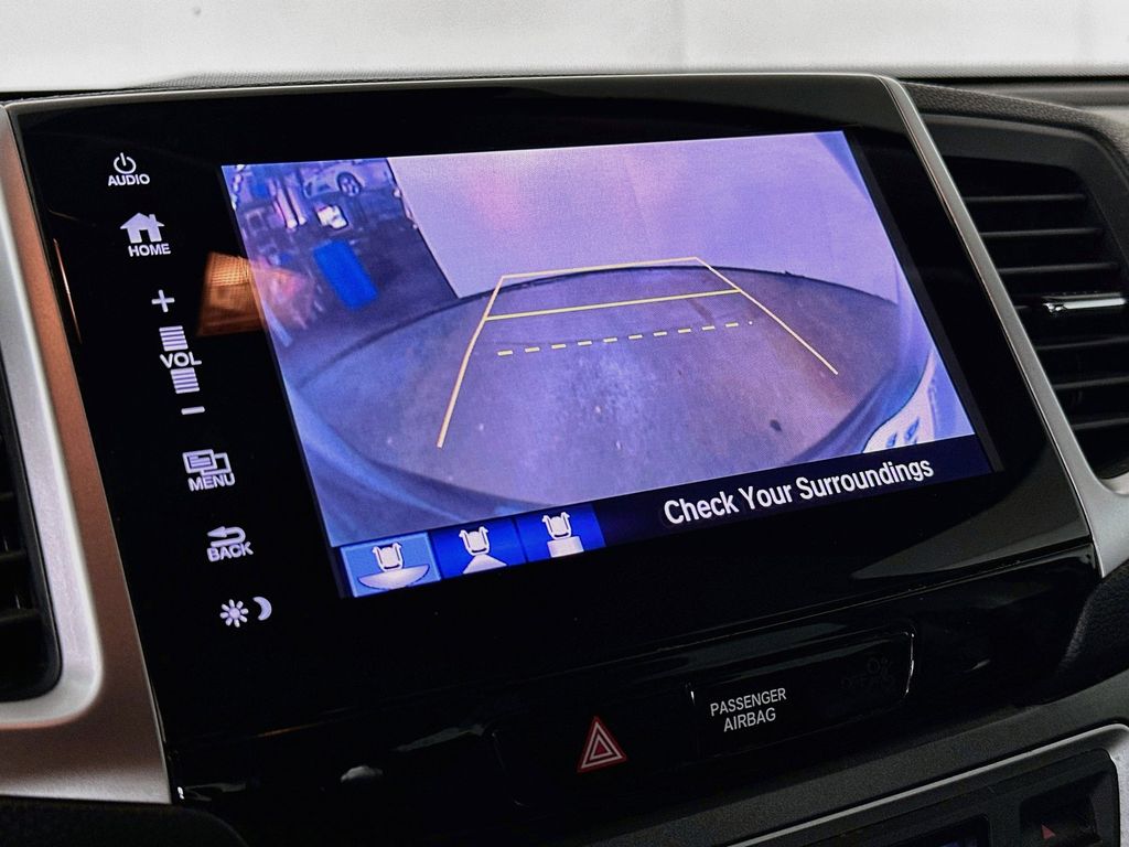 Thumbnail: 2018 Honda Pilot - 27