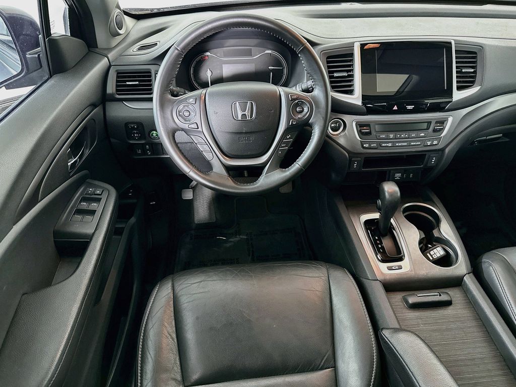 Thumbnail: 2018 Honda Pilot - 9