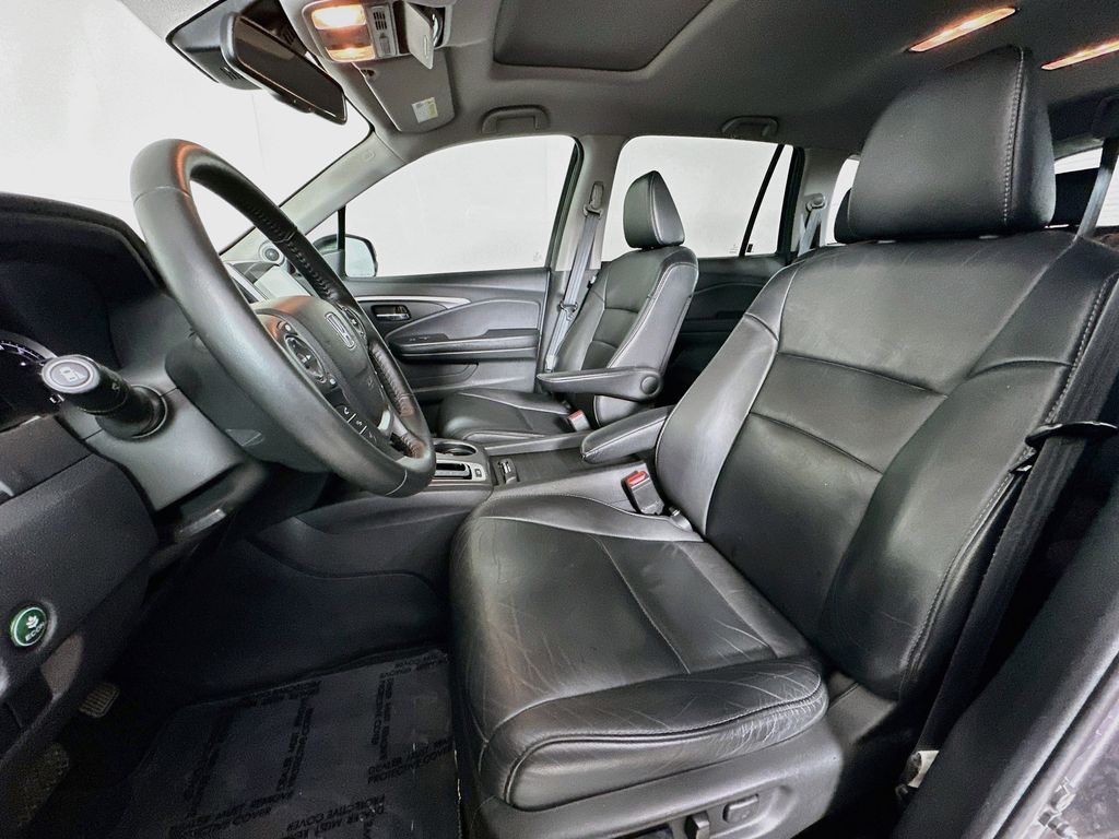 Thumbnail: 2018 Honda Pilot - 10