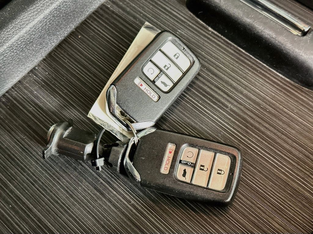 Thumbnail: 2018 Honda Pilot - 19
