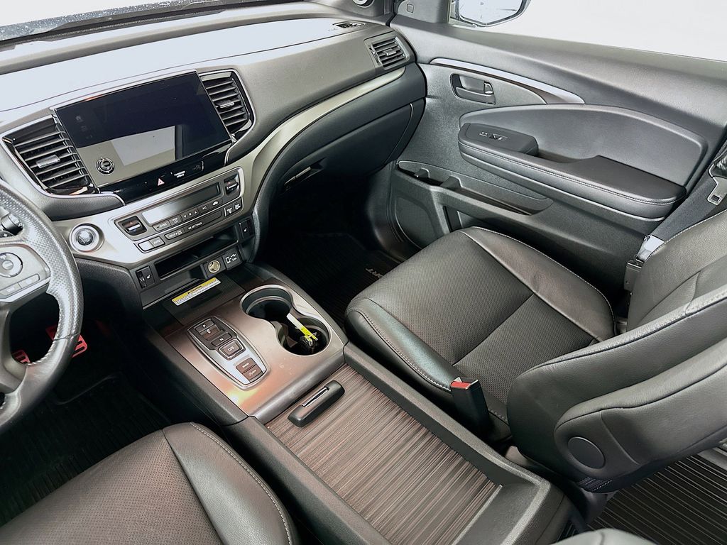 Thumbnail: 2022 Honda Passport - 14