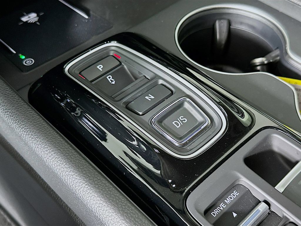 Thumbnail: 2025 Honda Pilot - 16