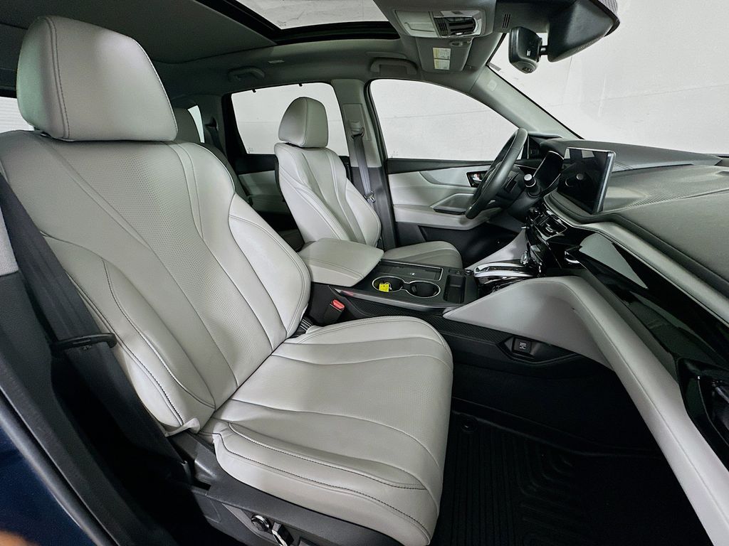 Thumbnail: 2025 Acura MDX - 12