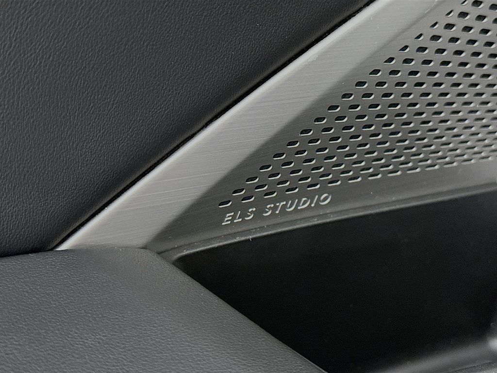 Thumbnail: 2023 Acura MDX - 31
