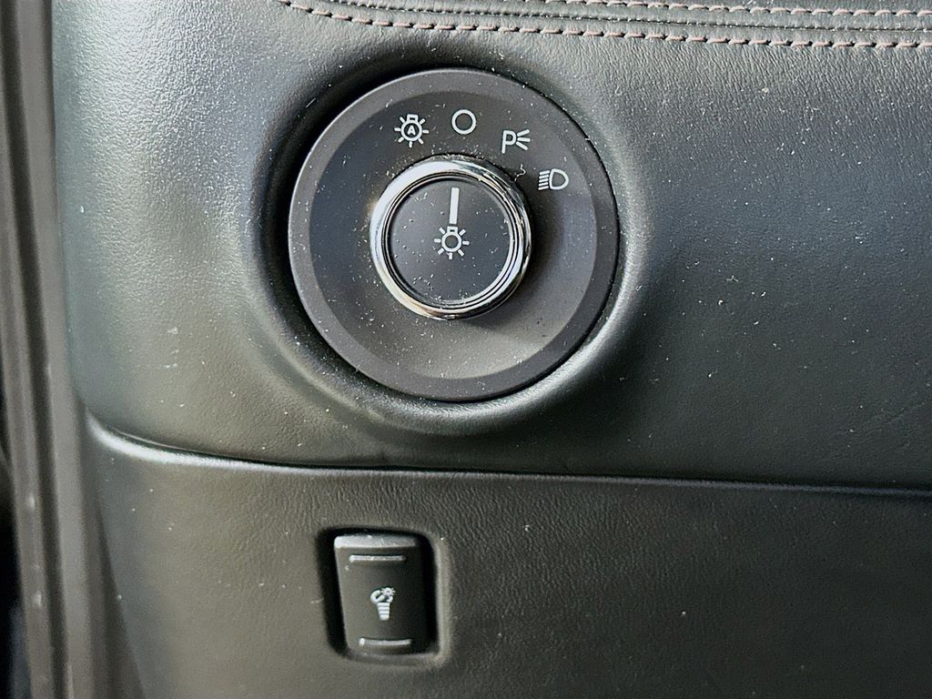 Thumbnail: 2016 Lincoln Navigator L - 27