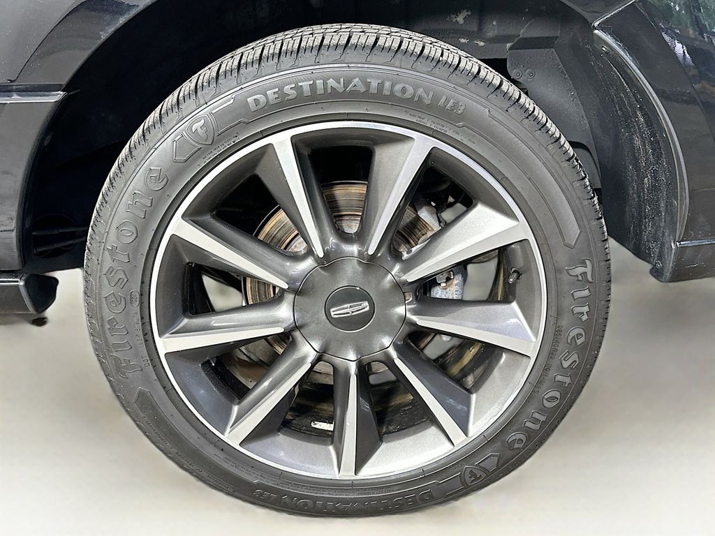 Thumbnail: 2016 Lincoln Navigator L - 8