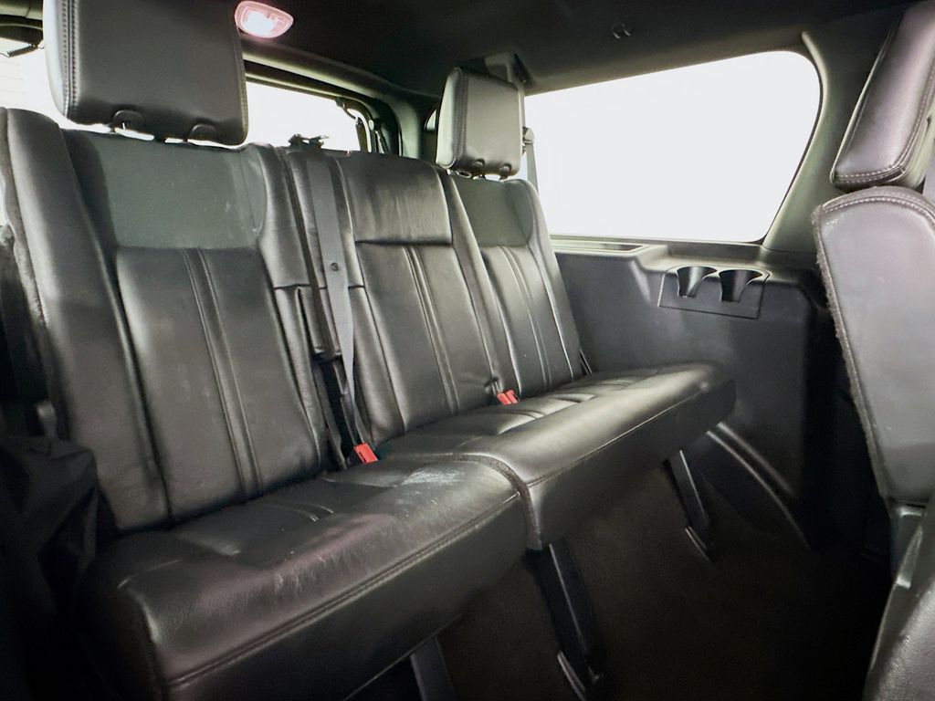 Thumbnail: 2016 Lincoln Navigator L - 33