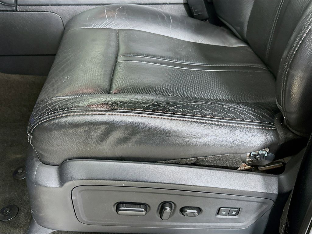 Thumbnail: 2016 Lincoln Navigator L - 31