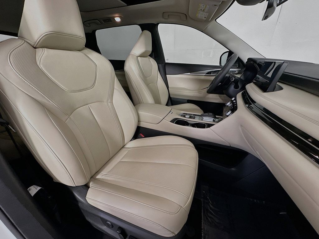 Thumbnail: 2024 INFINITI QX60 - 11