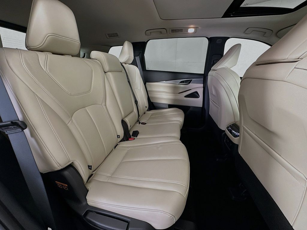 Thumbnail: 2024 INFINITI QX60 - 32