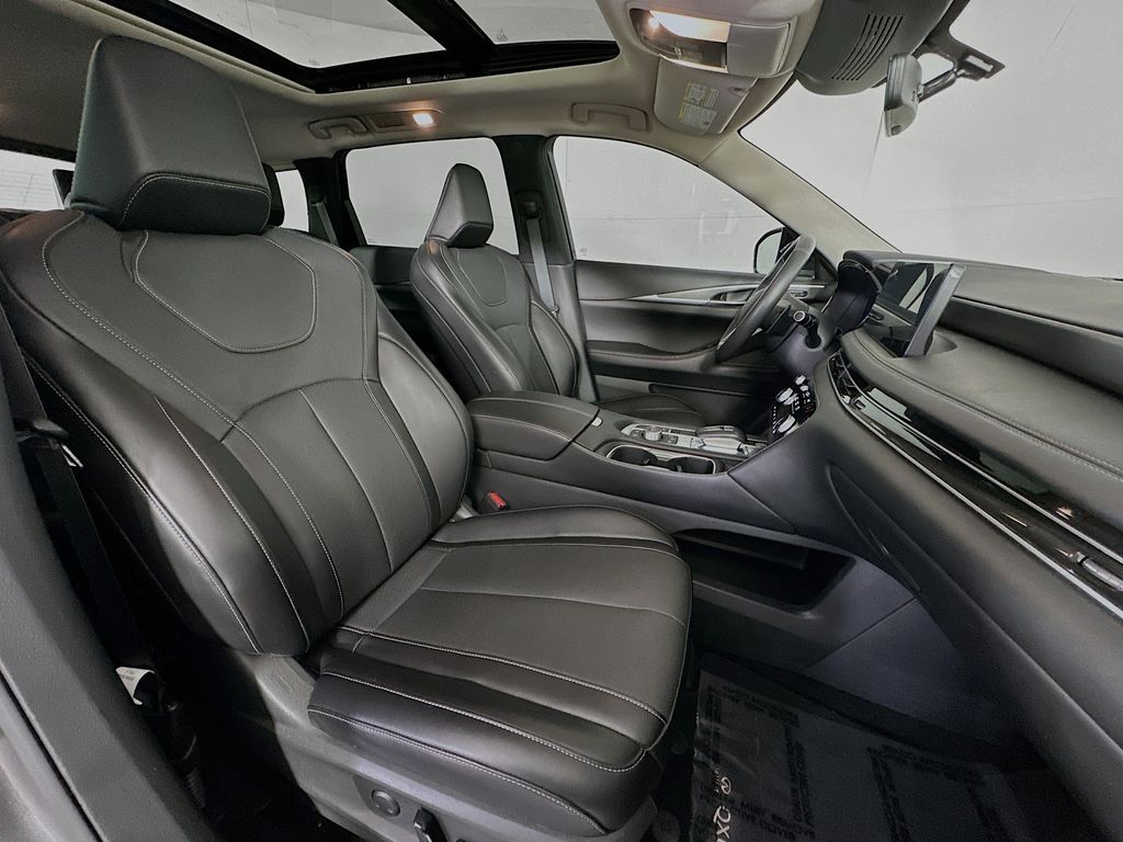 Thumbnail: 2024 INFINITI QX60 - 11
