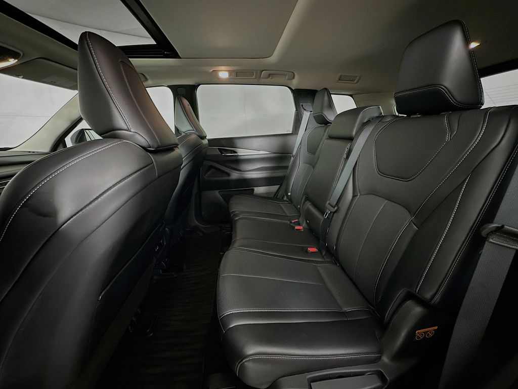Thumbnail: 2024 INFINITI QX60 - 11