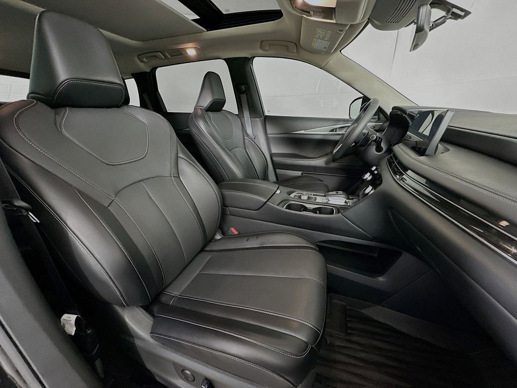 Thumbnail: 2024 INFINITI QX60 - 10