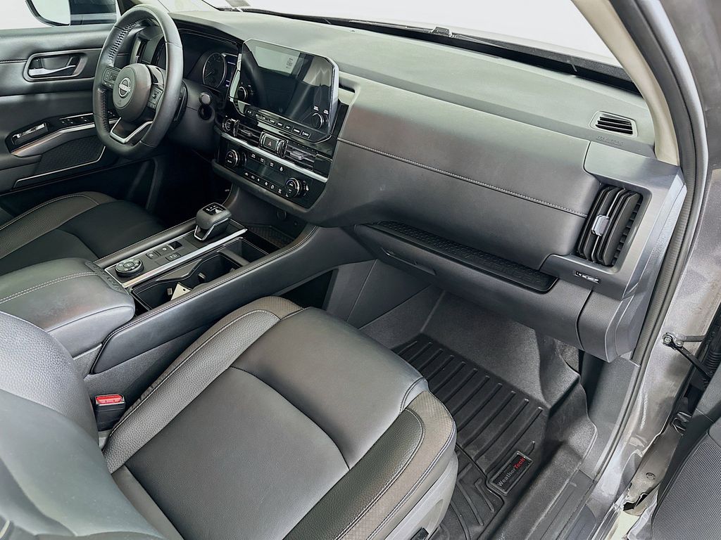 Thumbnail: 2023 Nissan Pathfinder - 36