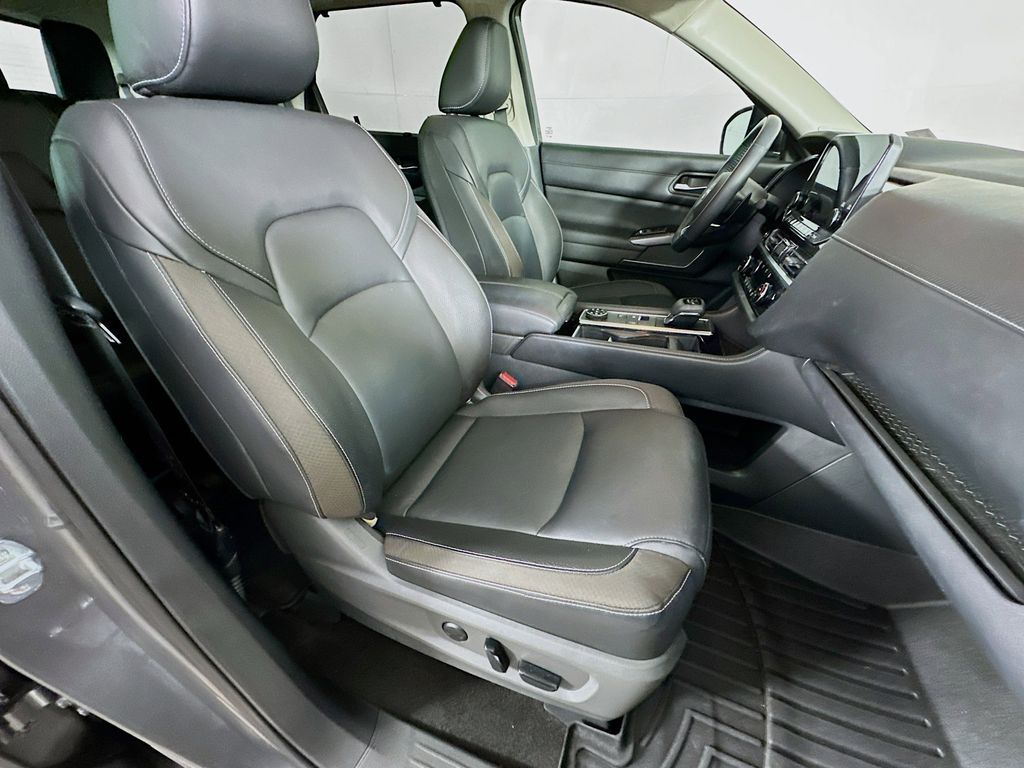 Thumbnail: 2023 Nissan Pathfinder - 12