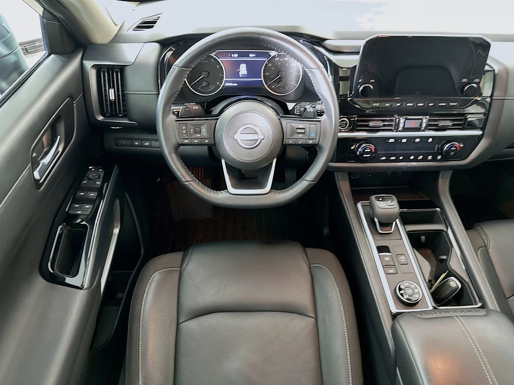 Thumbnail: 2023 Nissan Pathfinder - 10