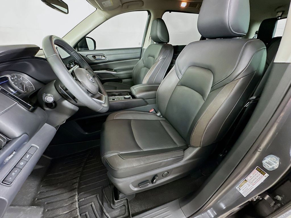 Thumbnail: 2023 Nissan Pathfinder - 11