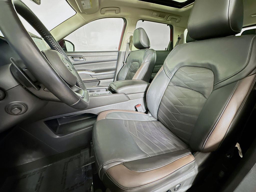 Thumbnail: 2022 Nissan Pathfinder - 10