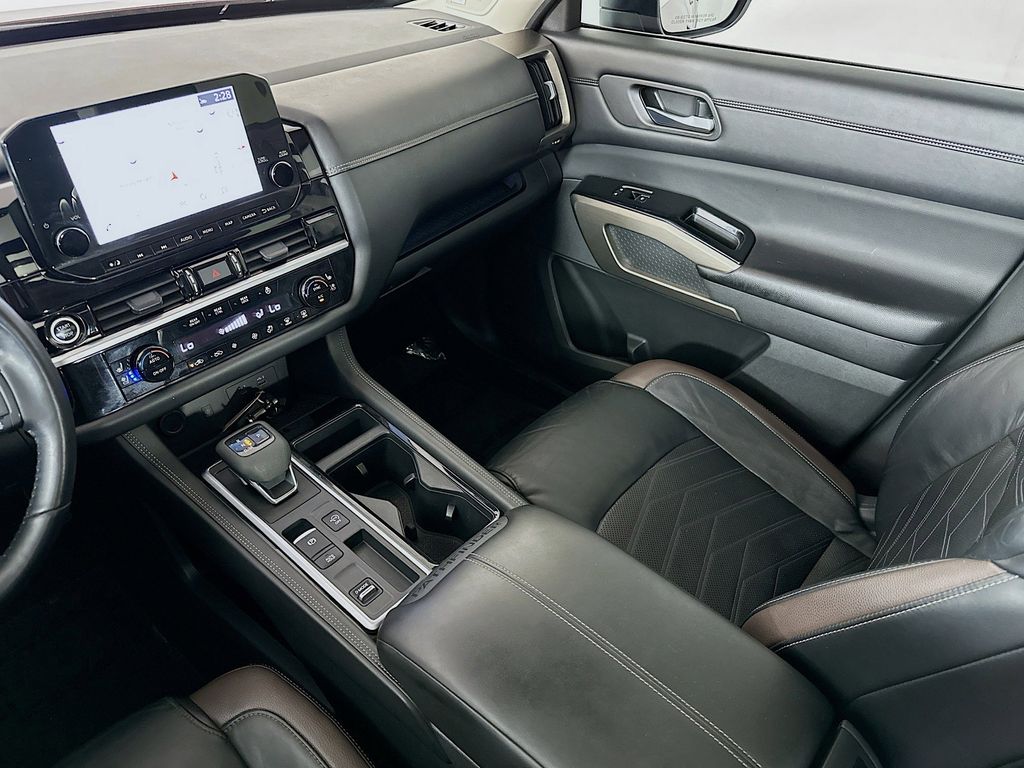 Thumbnail: 2022 Nissan Pathfinder - 13