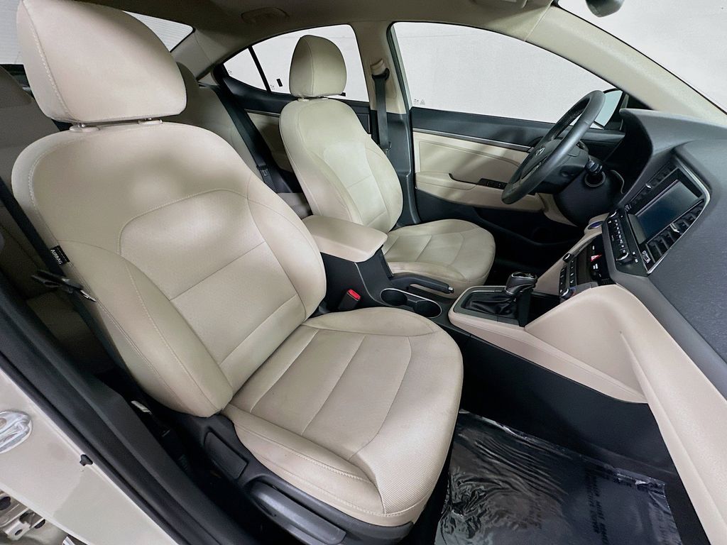 Thumbnail: 2018 Hyundai Elantra - 12