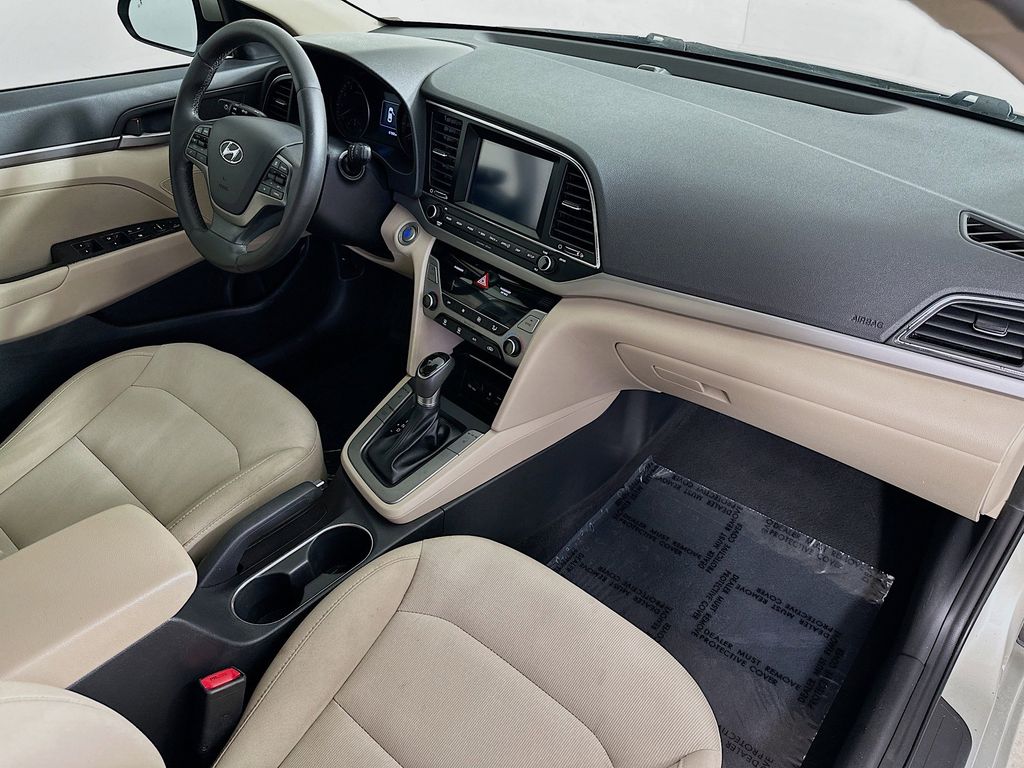 Thumbnail: 2018 Hyundai Elantra - 33