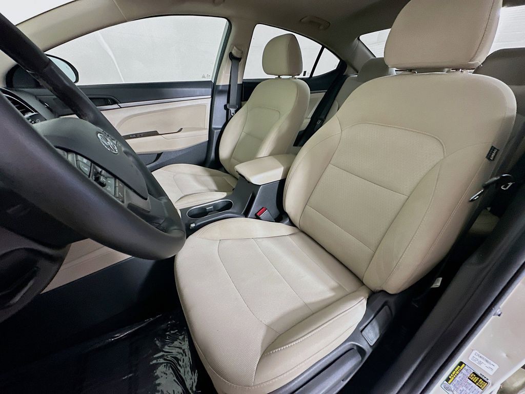 Thumbnail: 2018 Hyundai Elantra - 11