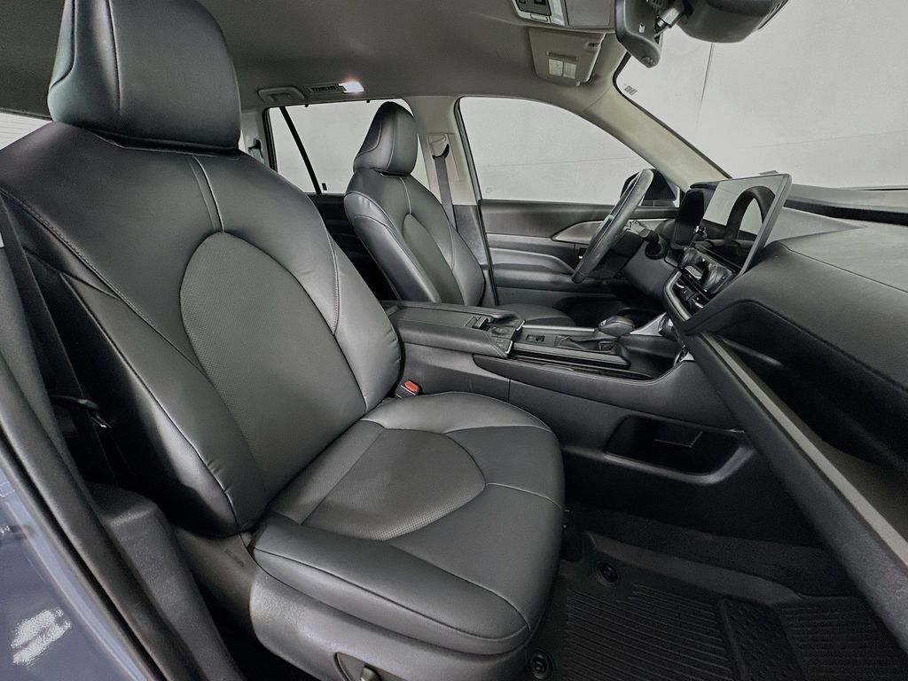 Thumbnail: 2024 Toyota Grand Highlander - 12