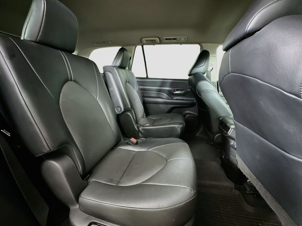 Thumbnail: 2024 Toyota Grand Highlander - 32