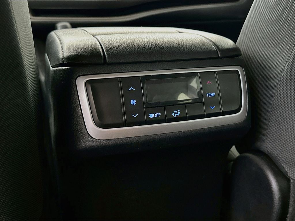 Thumbnail: 2018 Toyota Highlander - 22