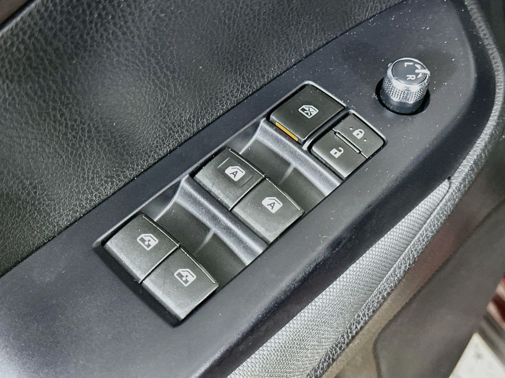 Thumbnail: 2018 Toyota Highlander - 29