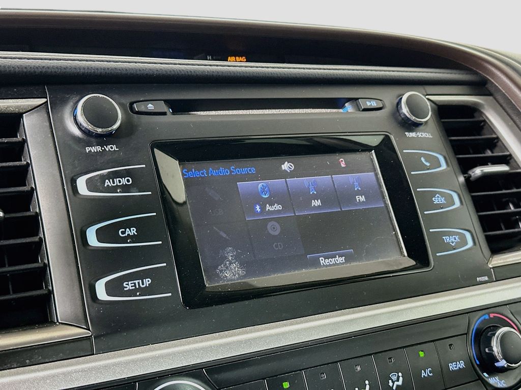 Thumbnail: 2018 Toyota Highlander - 16