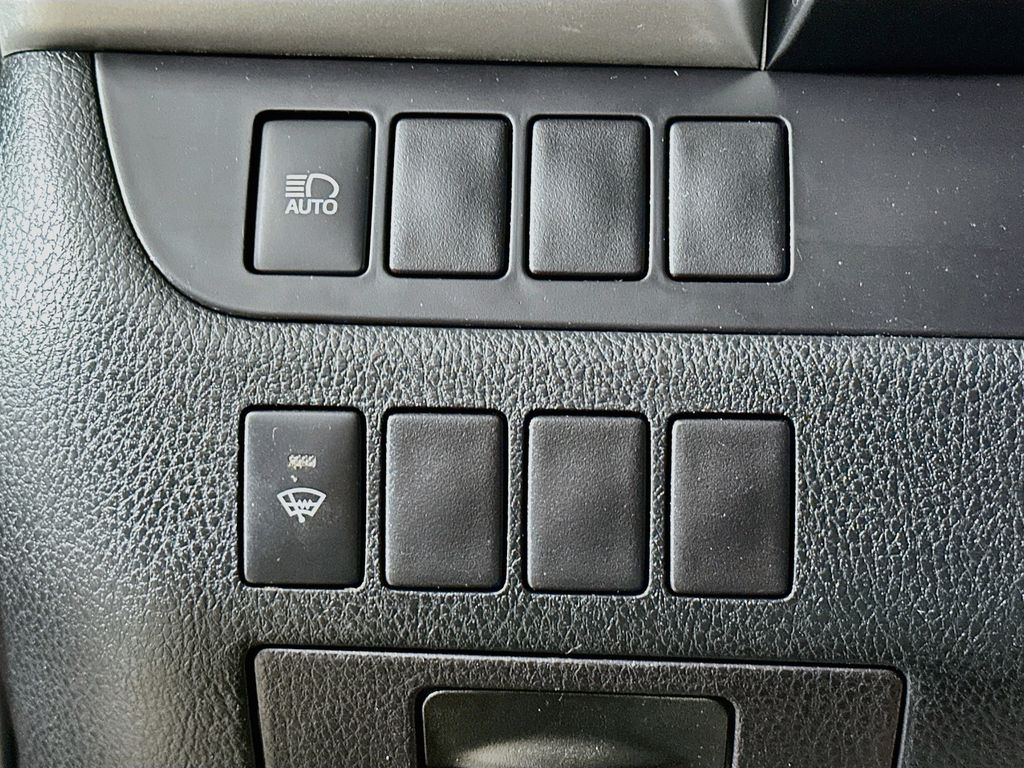 Thumbnail: 2018 Toyota Highlander - 27