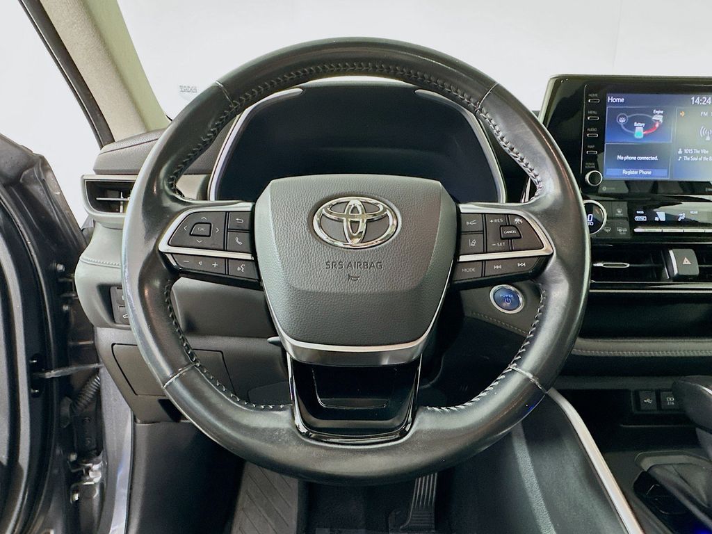 Thumbnail: 2021 Toyota Highlander - 15