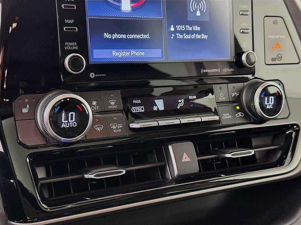 Thumbnail: 2021 Toyota Highlander - 23