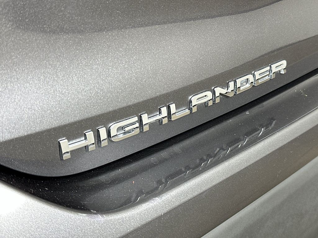 Thumbnail: 2021 Toyota Highlander - 7