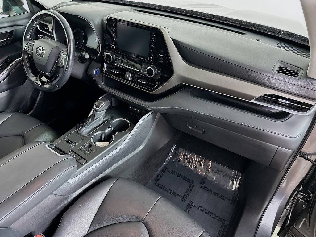 Thumbnail: 2021 Toyota Highlander - 34
