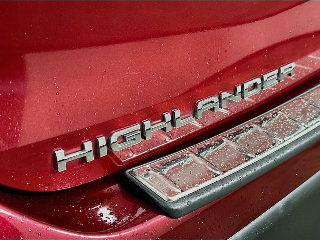 Thumbnail: 2020 Toyota Highlander - 7